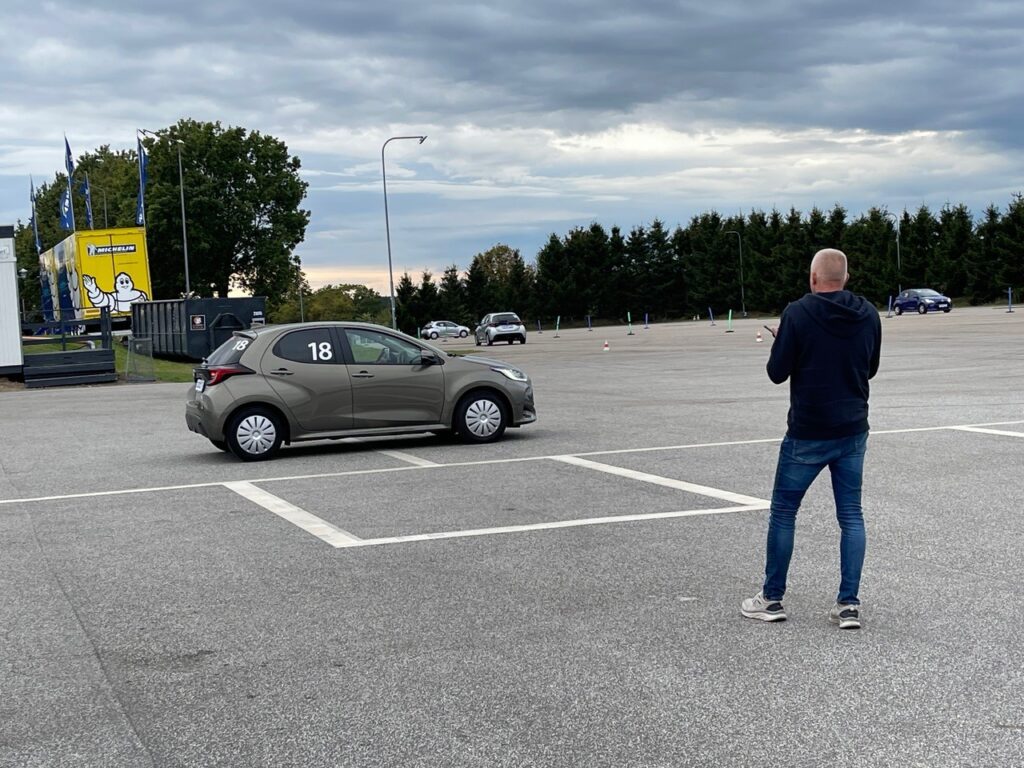 Køreskolen Holm og Dall på manøvrebane